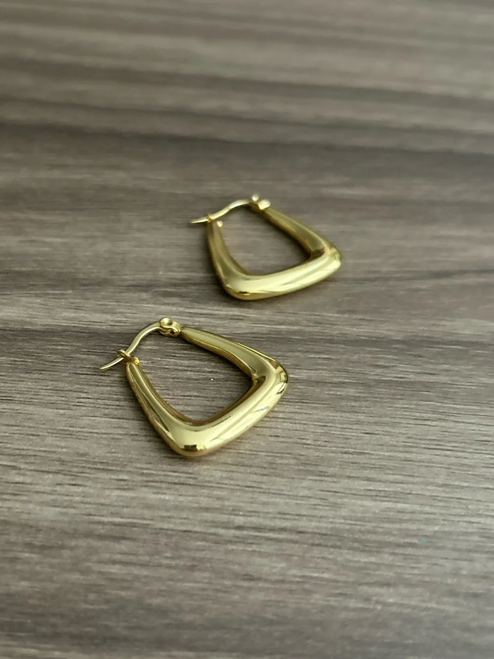 Triangle Hoop Earrings Q1323